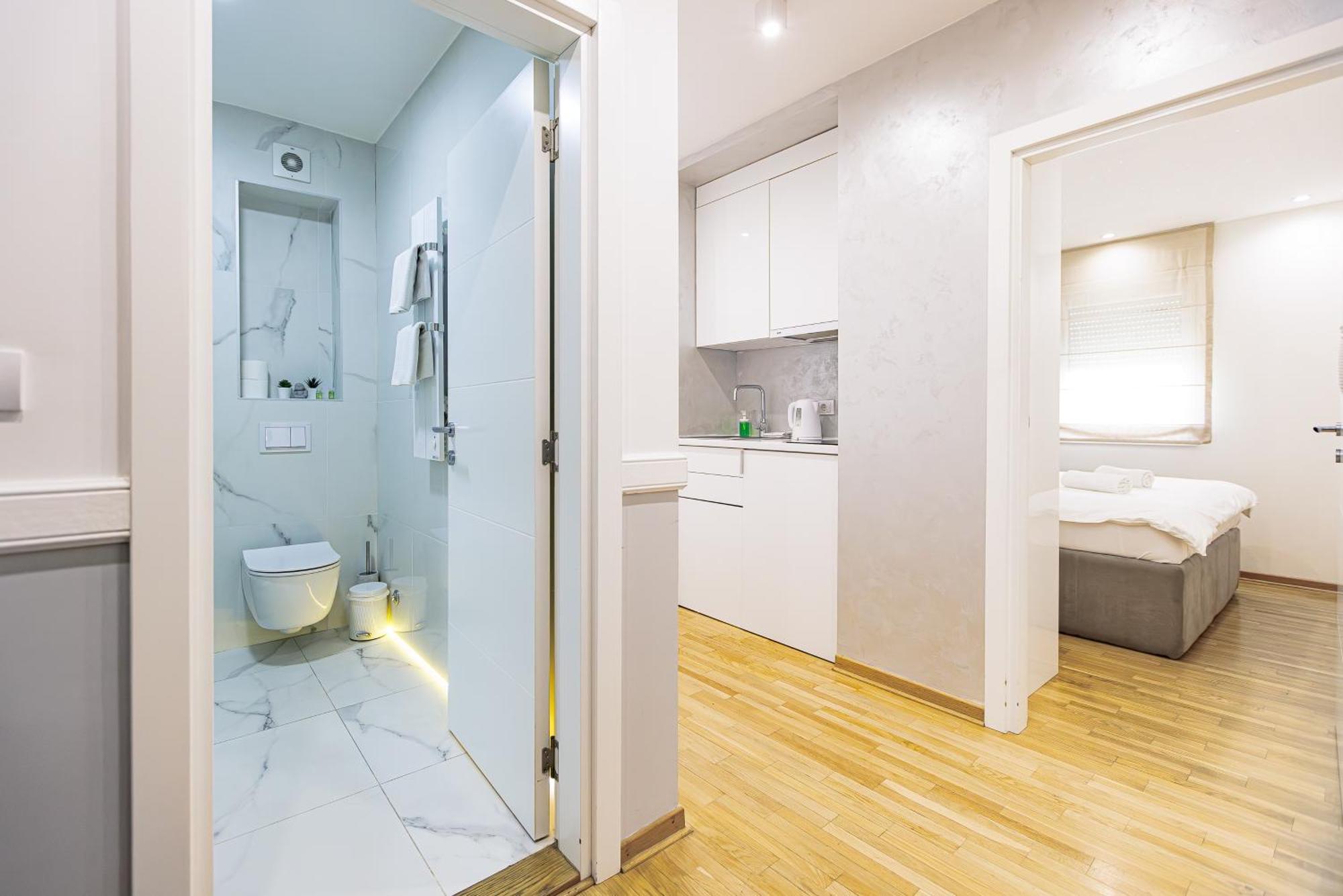 Apartment White *