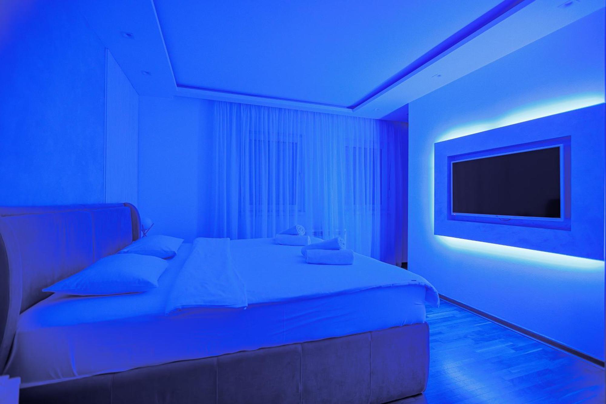 Apartment White *