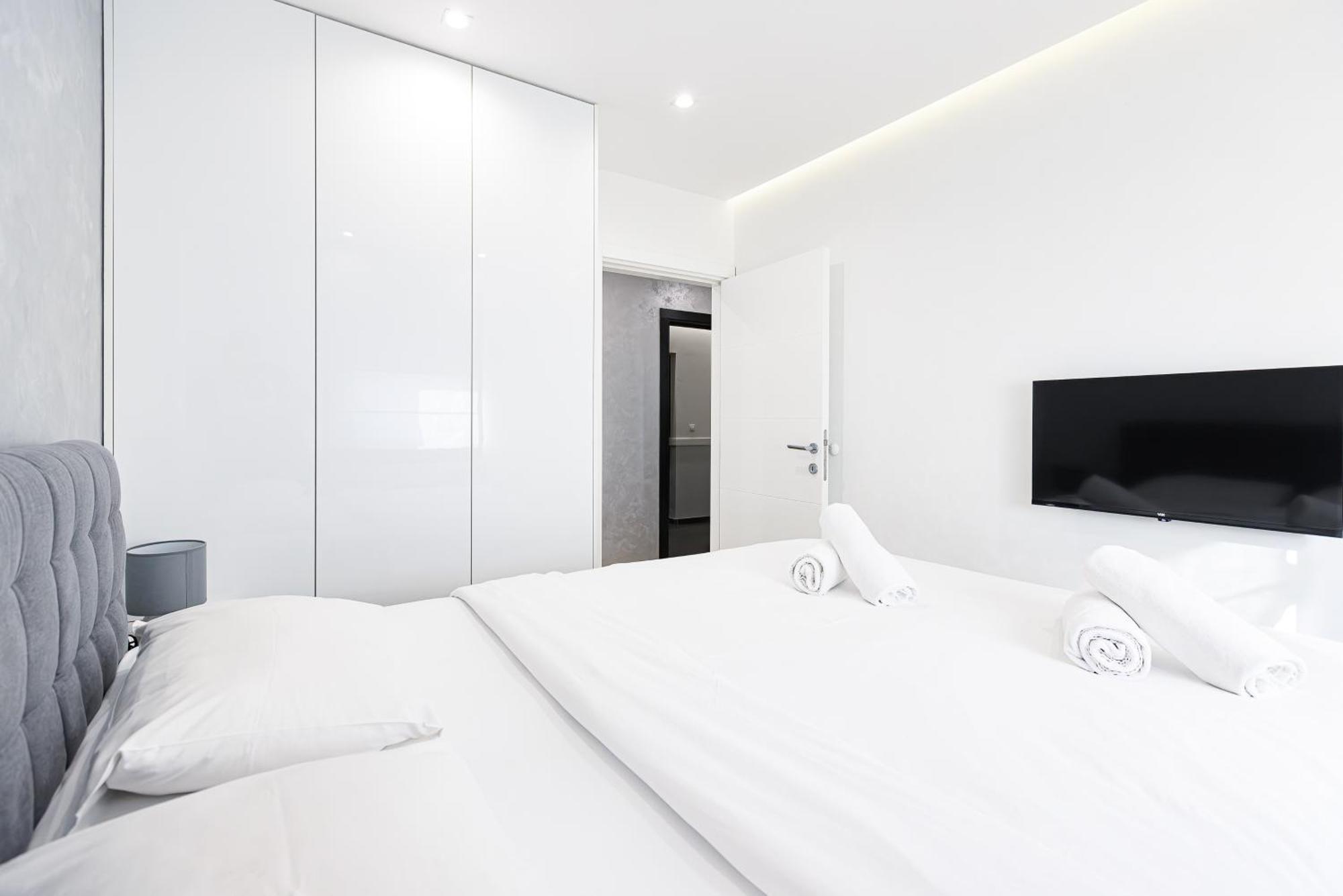 Apartment White